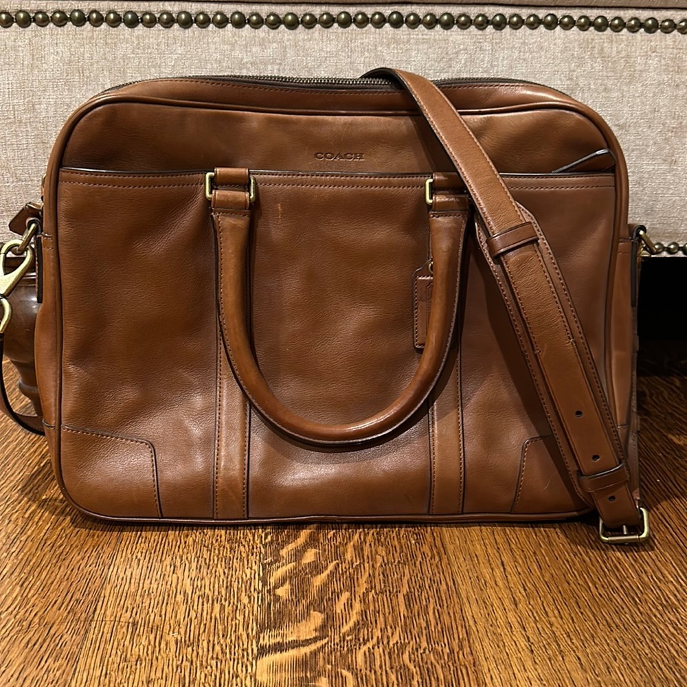 LUXURY!! 💼 Perfect Condition! COACH Briefcase, 4 main compartments.